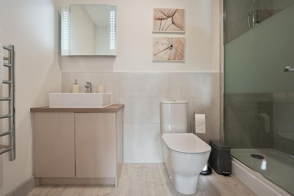 Spacious 4 Bed With Gym And Tennis Court Сasa de vacaciones *