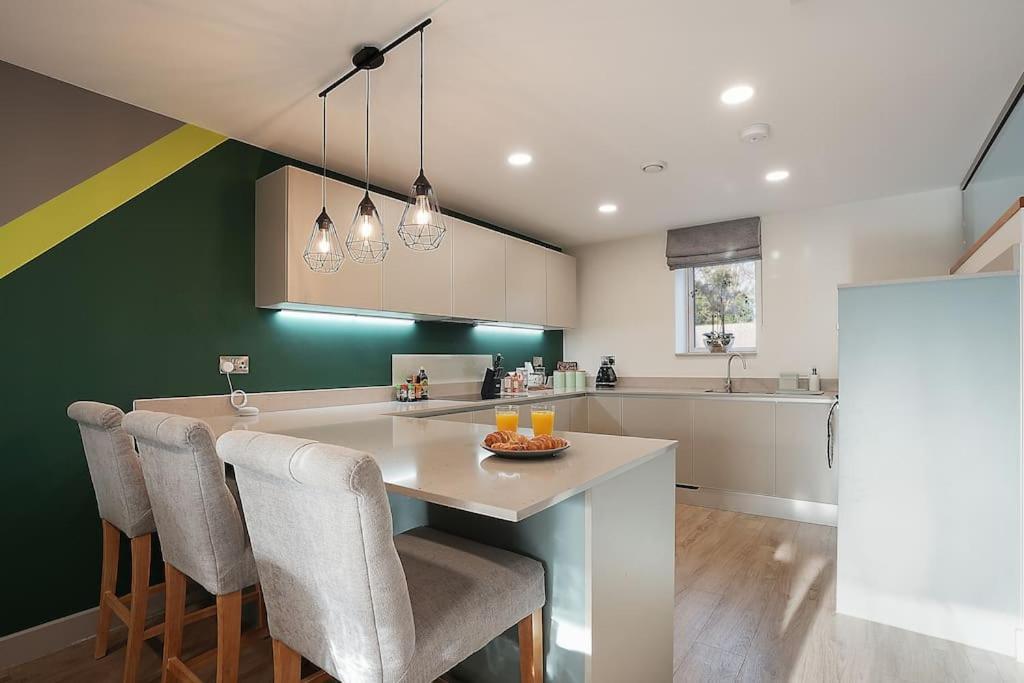 Spacious 4 Bed With Gym And Tennis Court Сasa de vacaciones *
