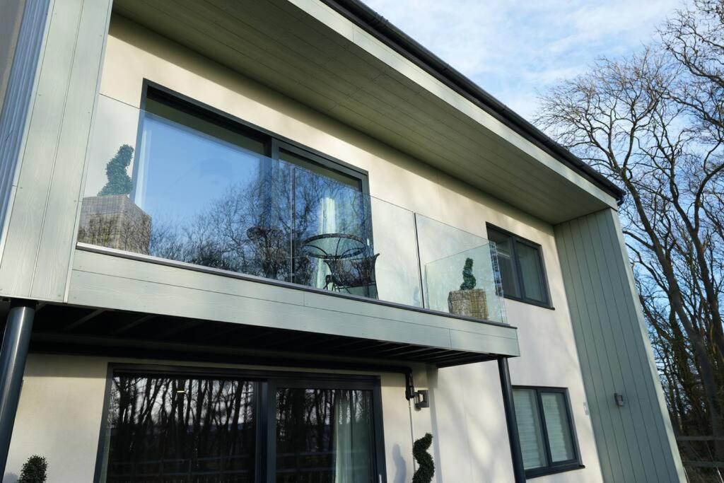 Holiday home Spacious 4 Bed With Gym And Tennis Court