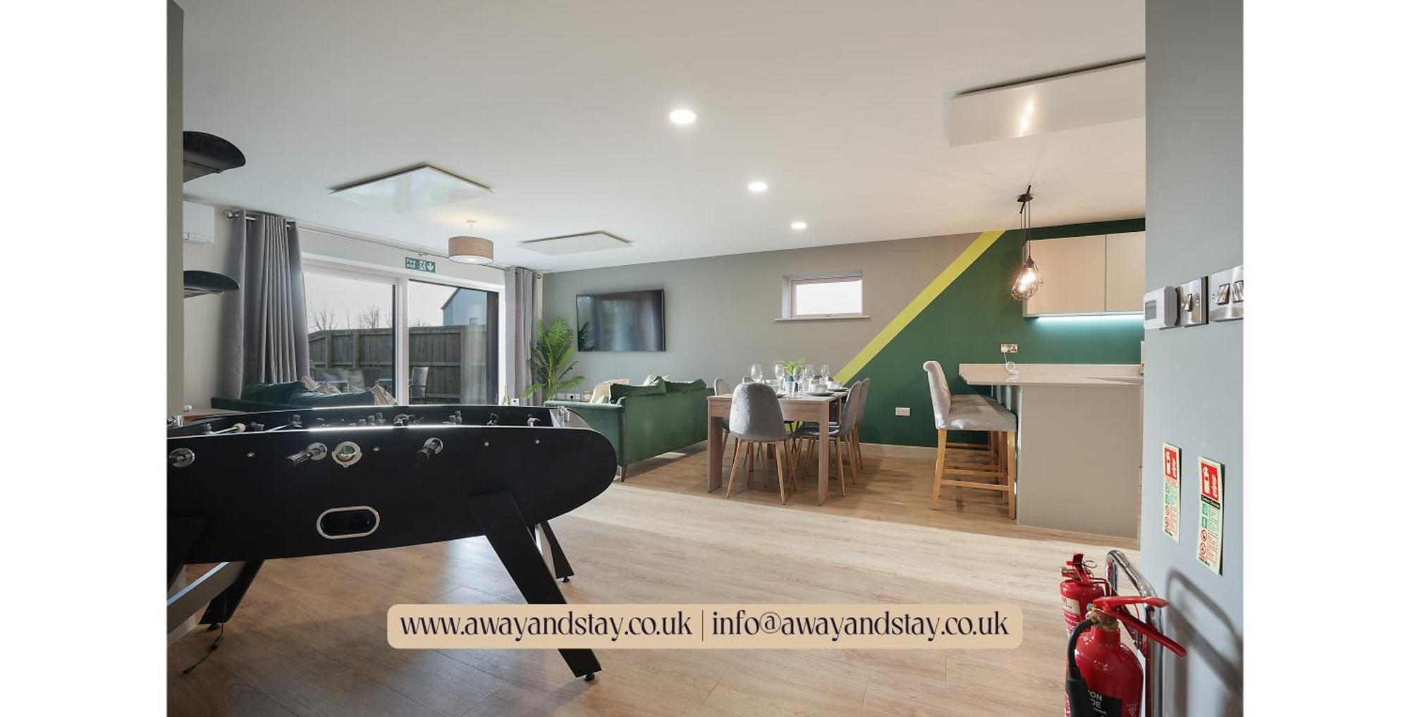 Holiday home Spacious 4 Bed With Gym And Tennis Court